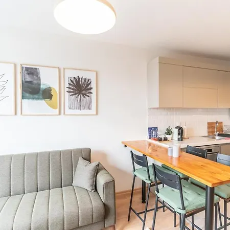 Stylish 2br Near Vialand Mall With Nespresso 아파트